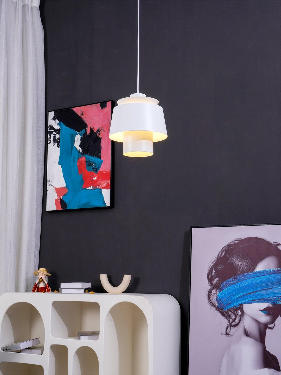 TERJE pendel i minimalistisk design. Ideel til moderne hjem og kontor. Stilfuld metal lampe.