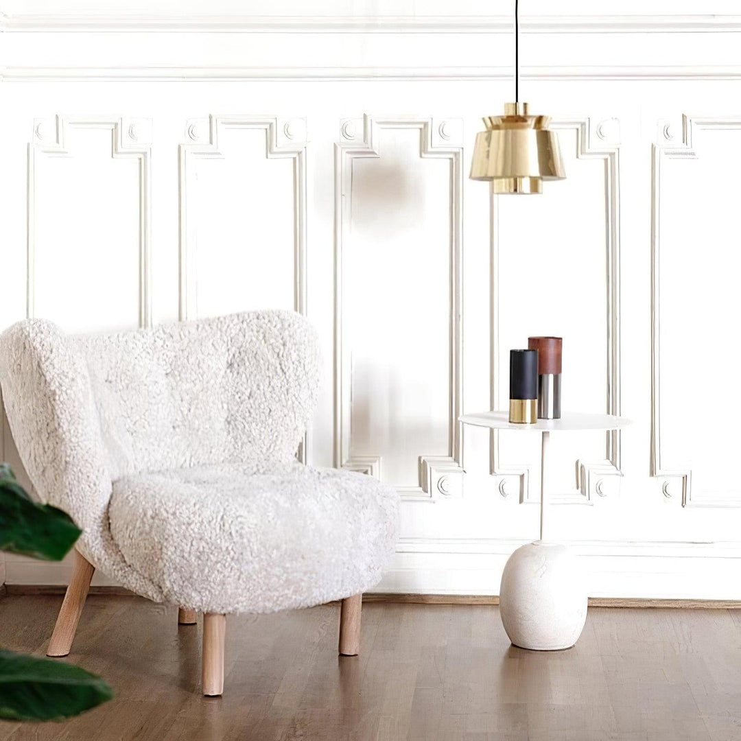 Flot TERJE loftslampe i sort finish. Tilføj moderne design og hygge til din indretning.