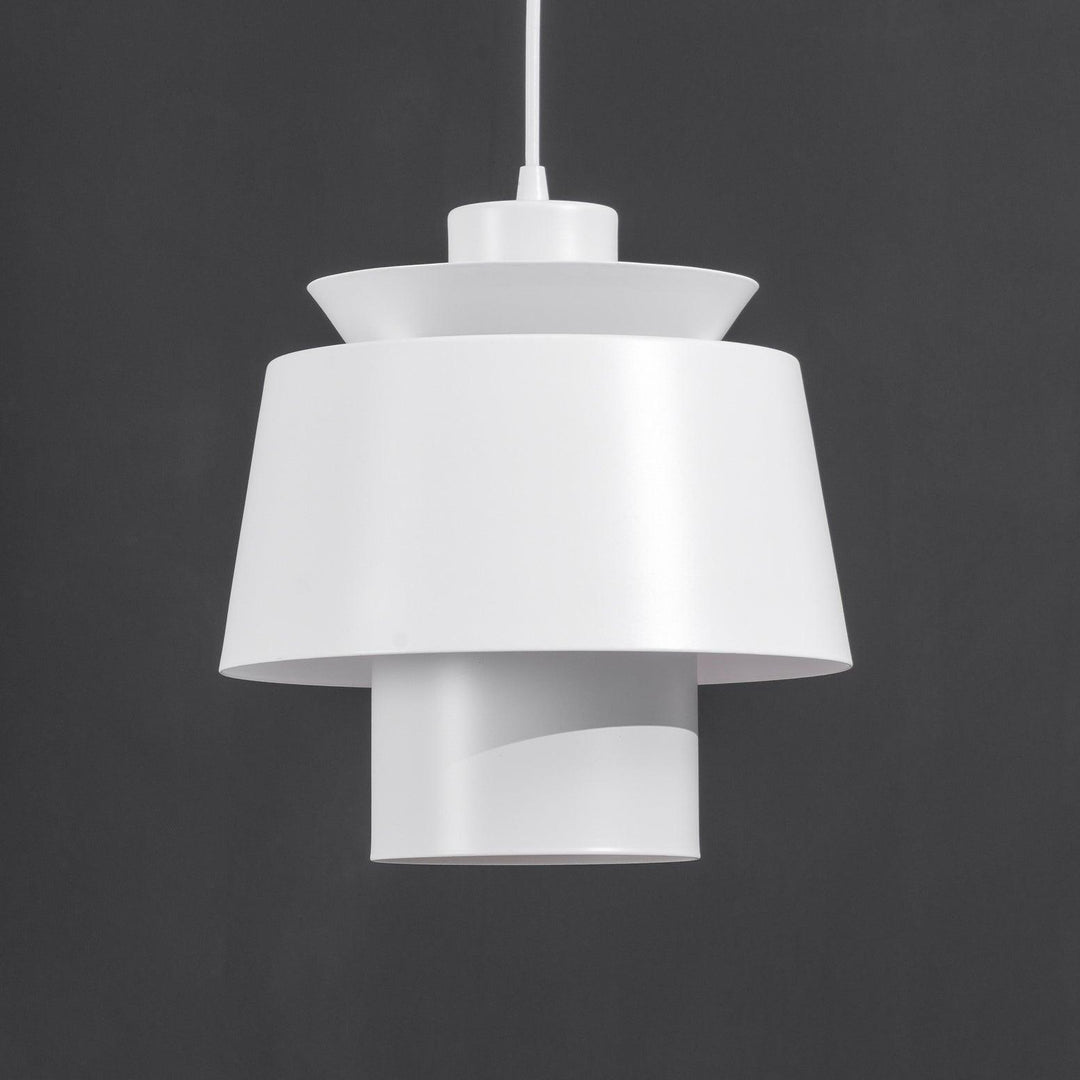 Funktionel designlampe TERJE. Pendel der giver elegant og moderne belysning.