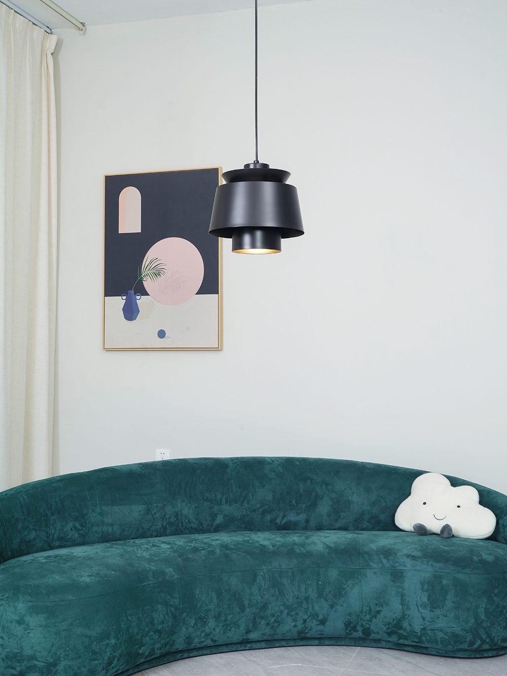 TERJE pendel til moderne hjem. Metal lampe der giver stilfuld og funktionel belysning.
