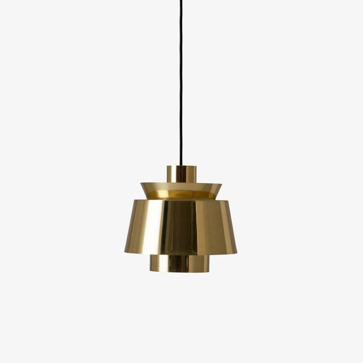 Elegant TERJE loftslampe med et moderne udtryk. Perfekt til kontoret eller stuen.