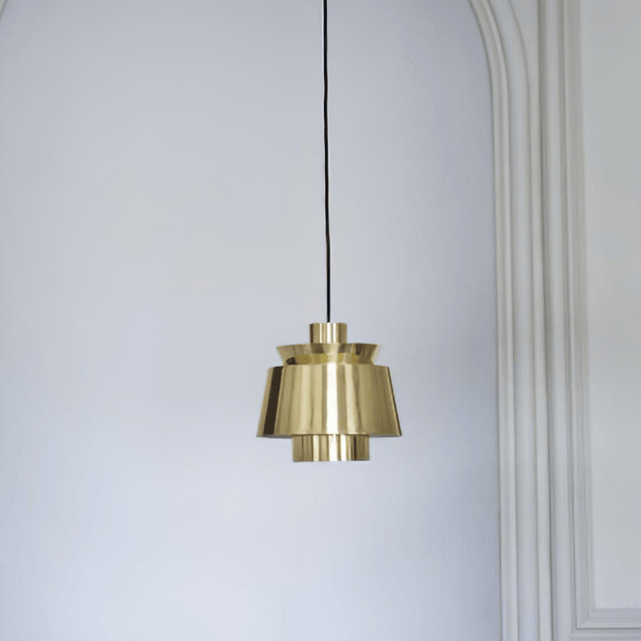 TERJE pendellampe i stilrent design. Moderne metal lampe for optimal belysning.