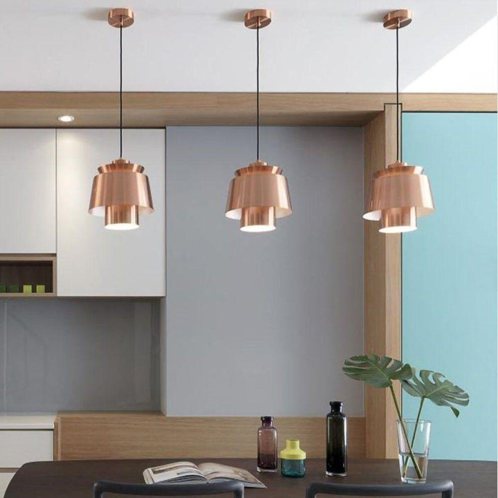 Elegant TERJE loftslampe. Perfekt til moderne køkkenbelysning. Metal lampe med stil.