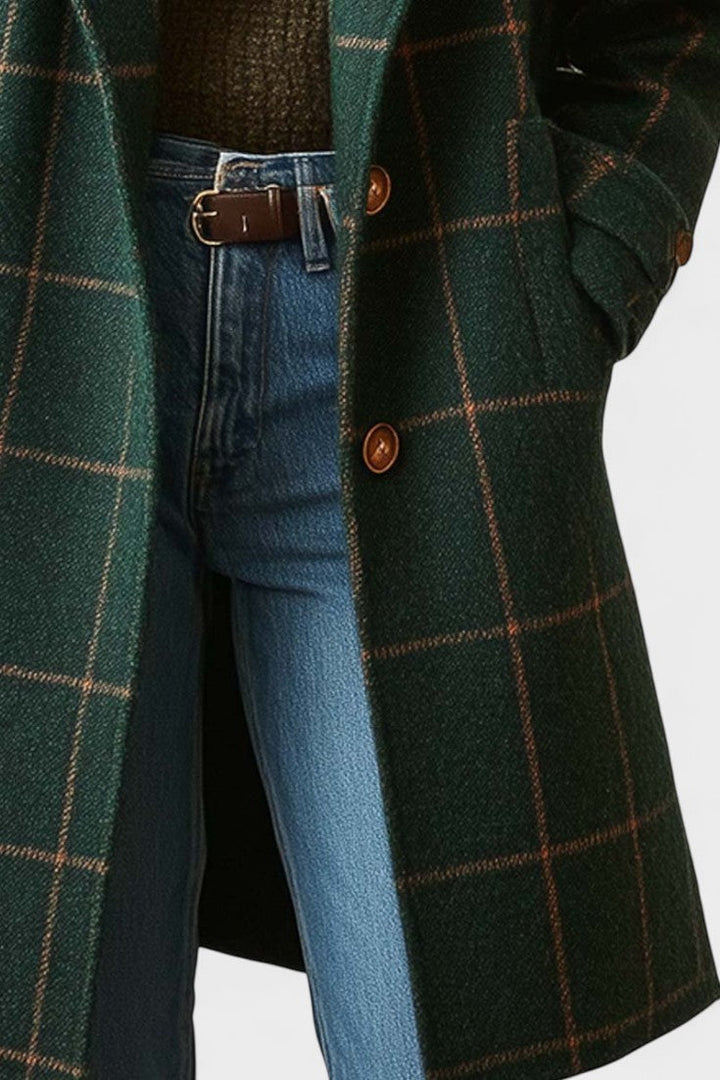 Klassisk kvinders ternet tweedfrakke. Elegant og stilfuld damefrakke, ideel vinterfrakke og tidløs efterårsjakke.