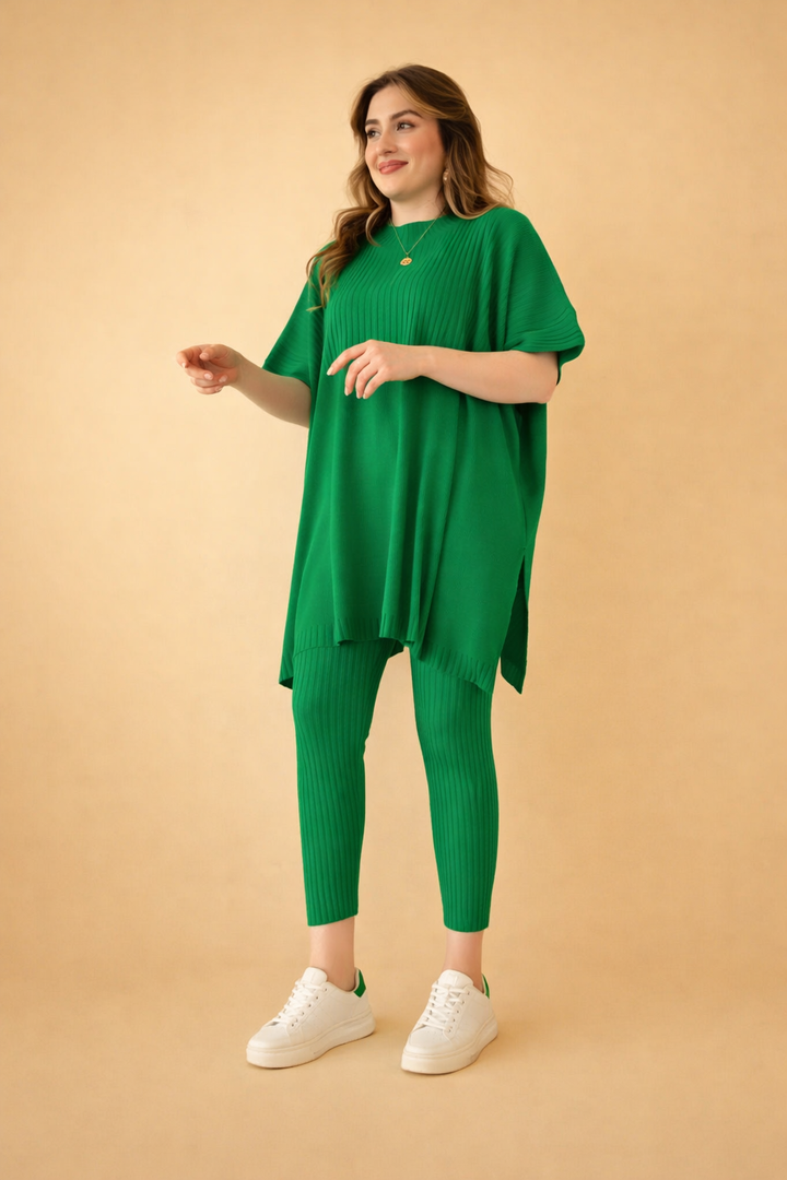 Nærbillede af stoffet på et komfortabelt damesæt. Hverdagstøj med elegant look og afslappet pasform.