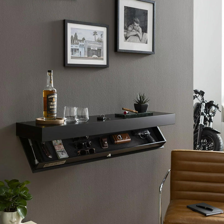 Elegant træ væghylde med skjult opbevaring. Perfekt til minimalistisk boligindretning og diskret opbevaring.