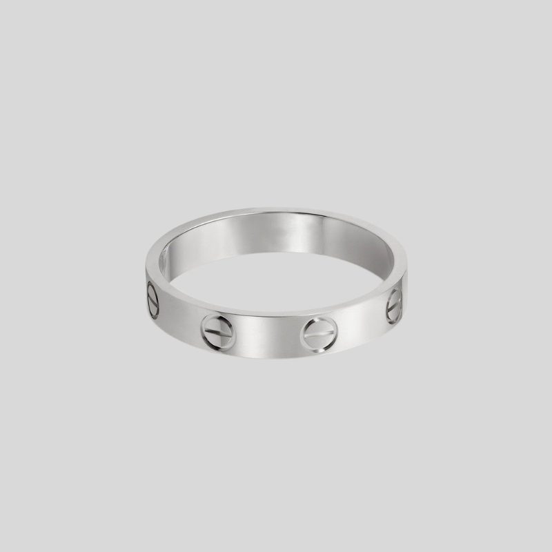 Minimalistisk sølvring til kvinder og mænd. Rund og glat overflade, ideel som elegant hverdags smykke.