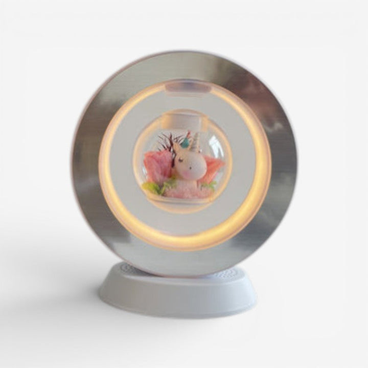 USB bordlampe med dekorativ flydende blomst. Tilføjer et unikt touch til din indretning og belysning.