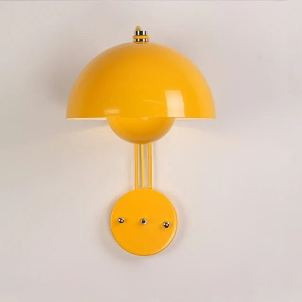 Vægmonteret designlampe, der transformerer ethvert rum med varmt lys.