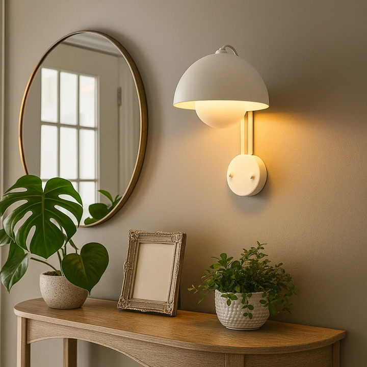 Vægmonteret lampe, ideel til hyggelig belysning i ethvert rum.