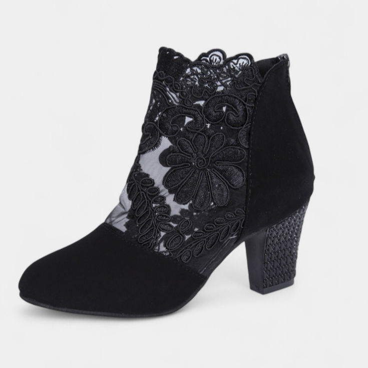 Smukke elegante damehæle med detaljerede håndlavede blomster. Perfekte som festsko.