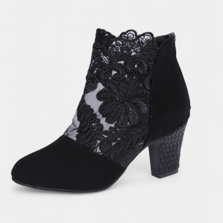 Smukke elegante damehæle med detaljerede håndlavede blomster. Perfekte som festsko.