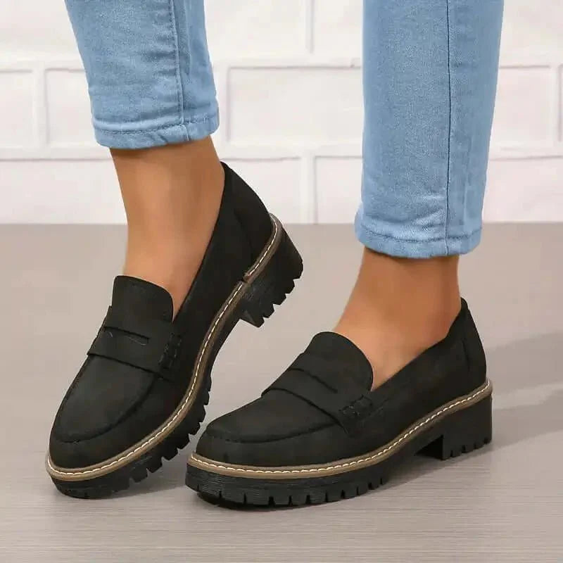 Elegante dame slip-on loafers. Komfortable hverdagssko til den moderne kvinde, perfekte til både arbejde og bytur.