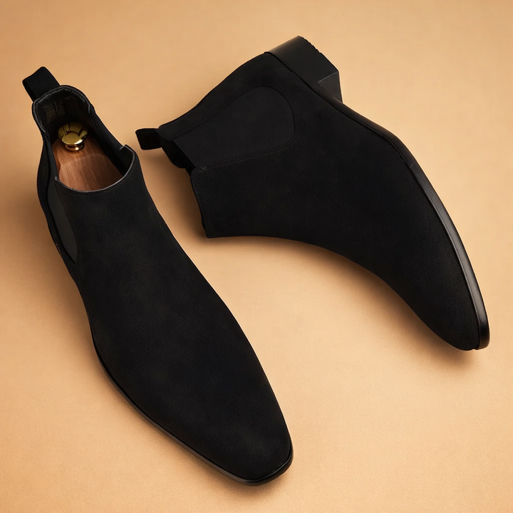 Sorte moderne slip-on Chelsea støvler til herre. Komfortable vinter- og efterårsstøvler.