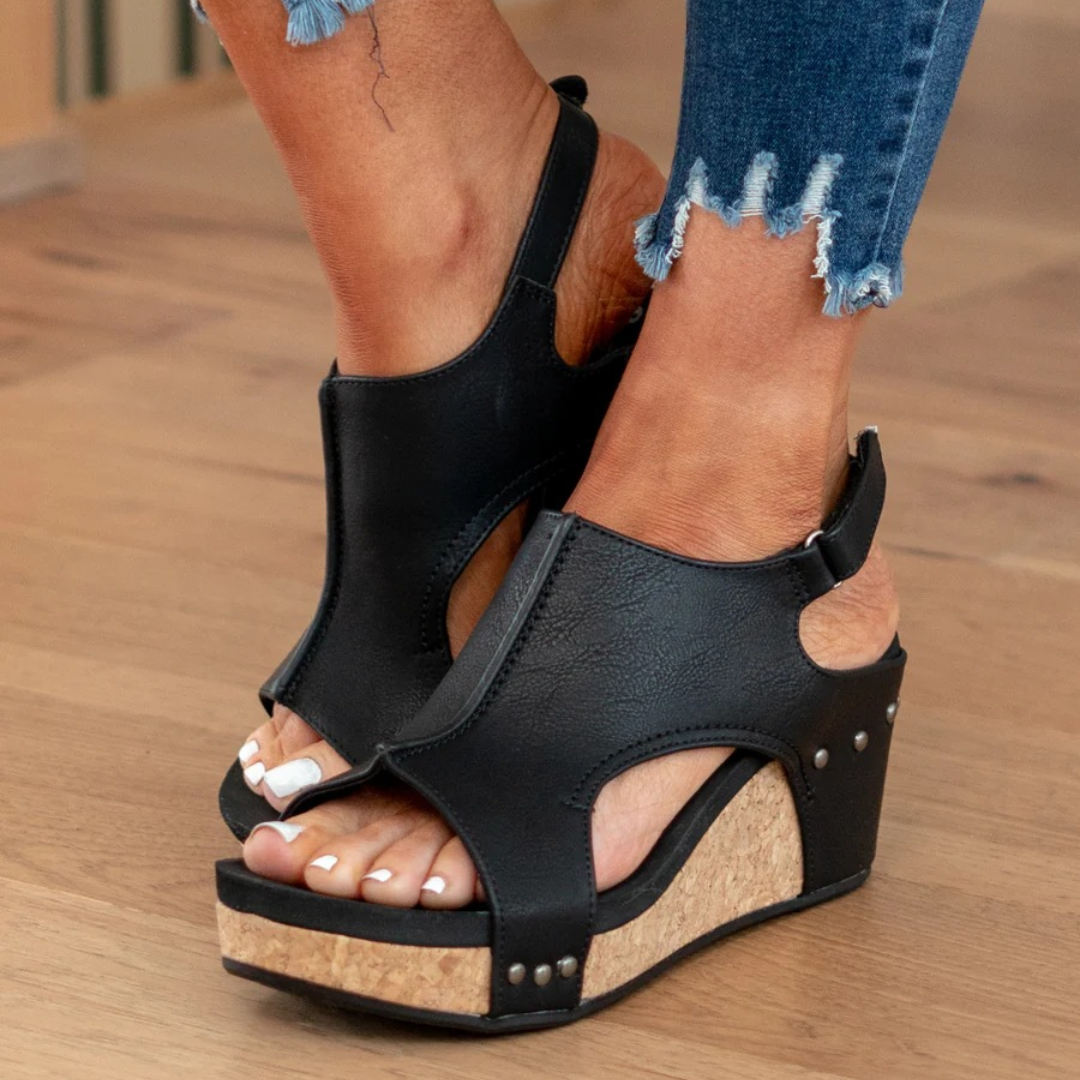 Populære kile-sandaler til kvinder, komfortable og moderne sommersko fra bymayberrys bestsellers-kollektion.