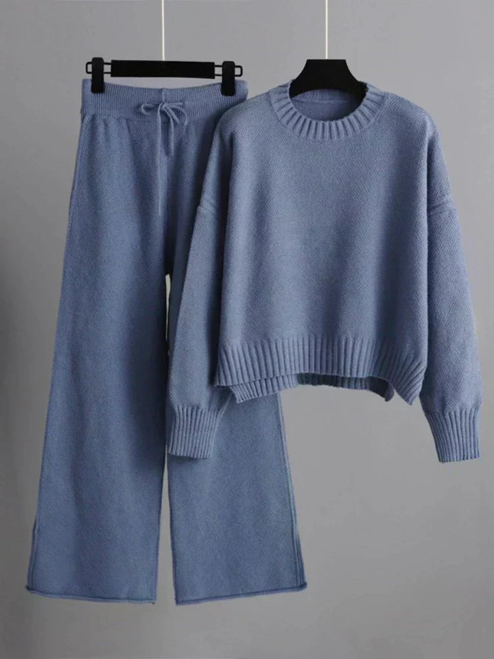 Elegante, brede strikkede bukser fra damesættet. Perfekte for maksimal komfort og et moderne, afslappet look.
