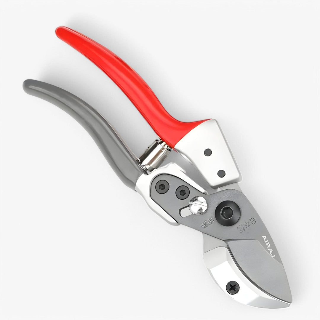 "Ergonomisk beskæresaks med skarpe, rustfrie knive og skridsikre håndtag, ideel til præcis havepleje"