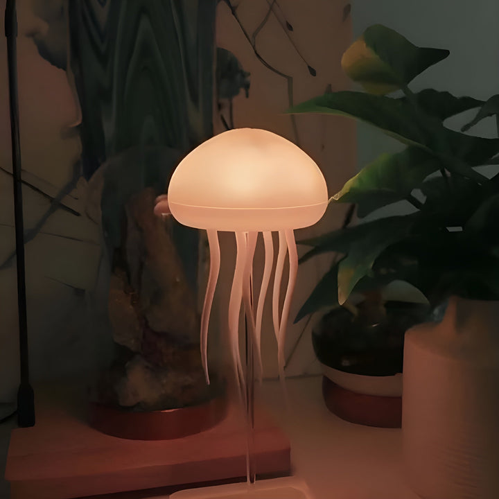 Stemmestyret, farveskiftende LED-lampe med bevægelse; et blikfang i ethvert rum.