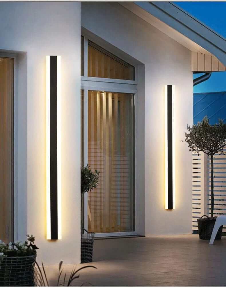 LED Væglampe i Stribet Design