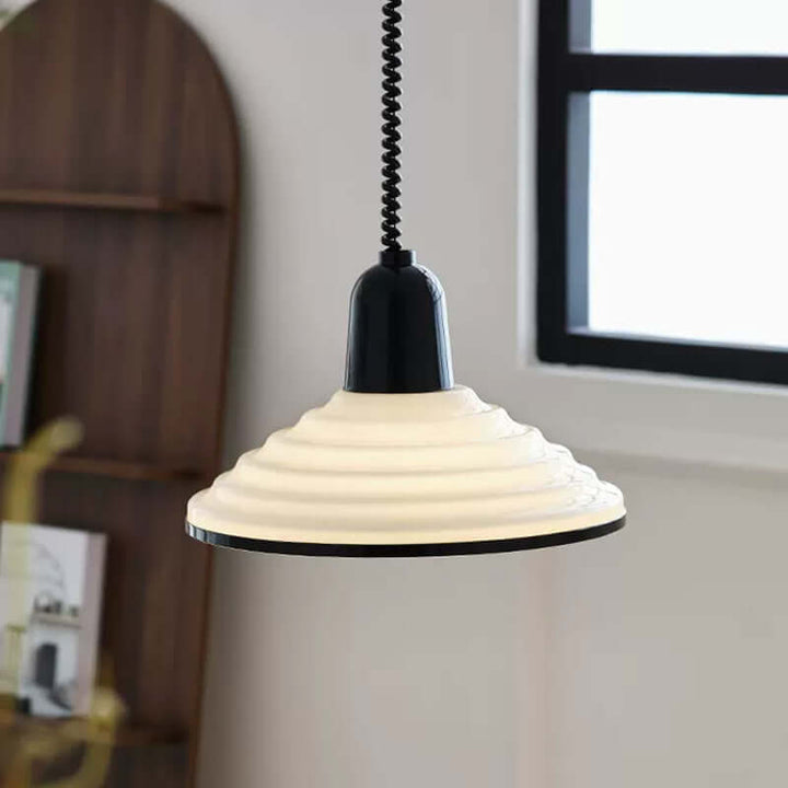 Cremefarvet Glas Pendellampe - Elegant Design
