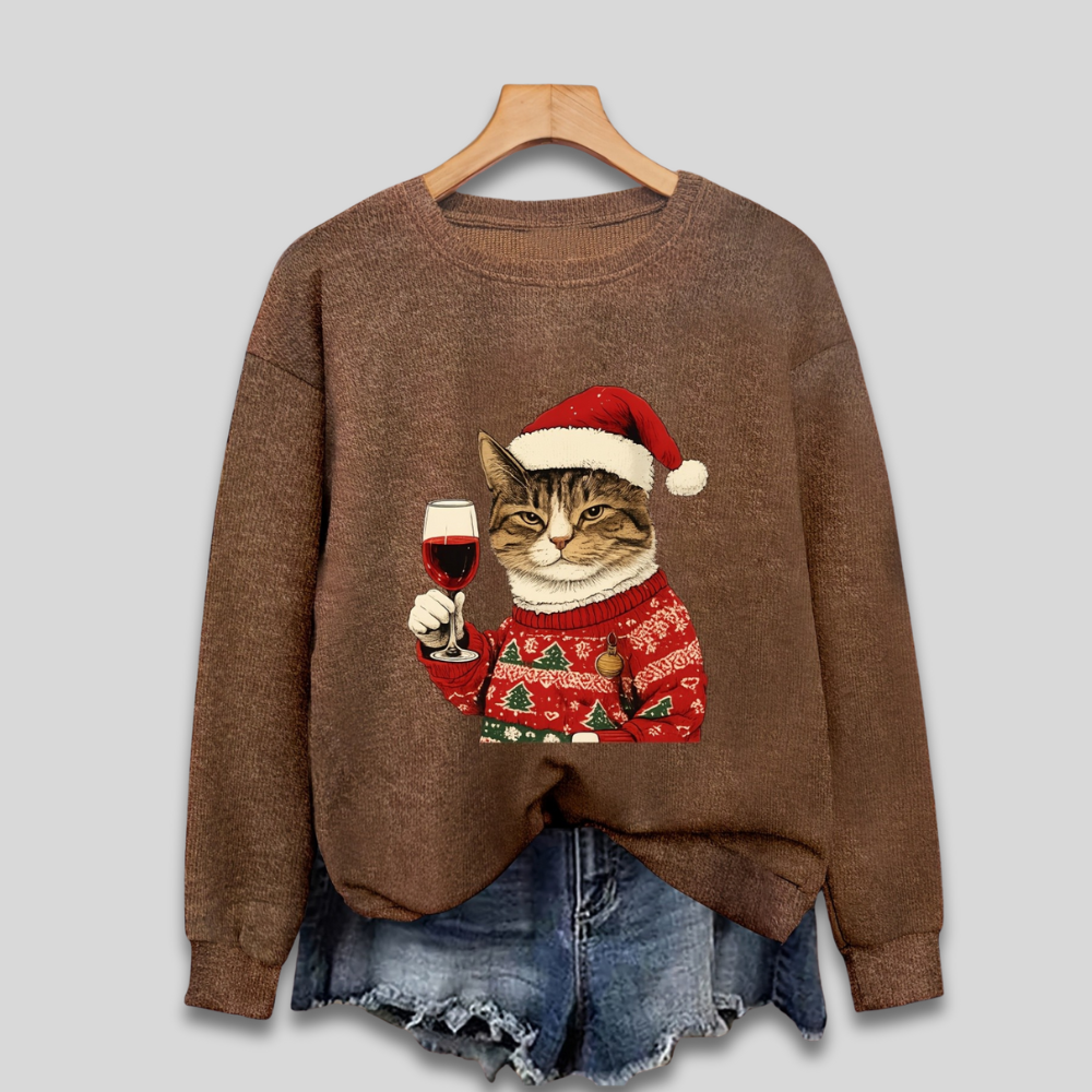 Detaljeret julesweater til damer med animeret kat og vinflaske. Festlig og varmt vintertøj til jul og fest.
