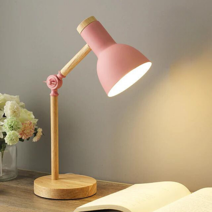 Alsidig foldbar bordlampe med blødt LED lys. Perfekt til hjemmet, skaber ro og en hyggelig atmosfære.