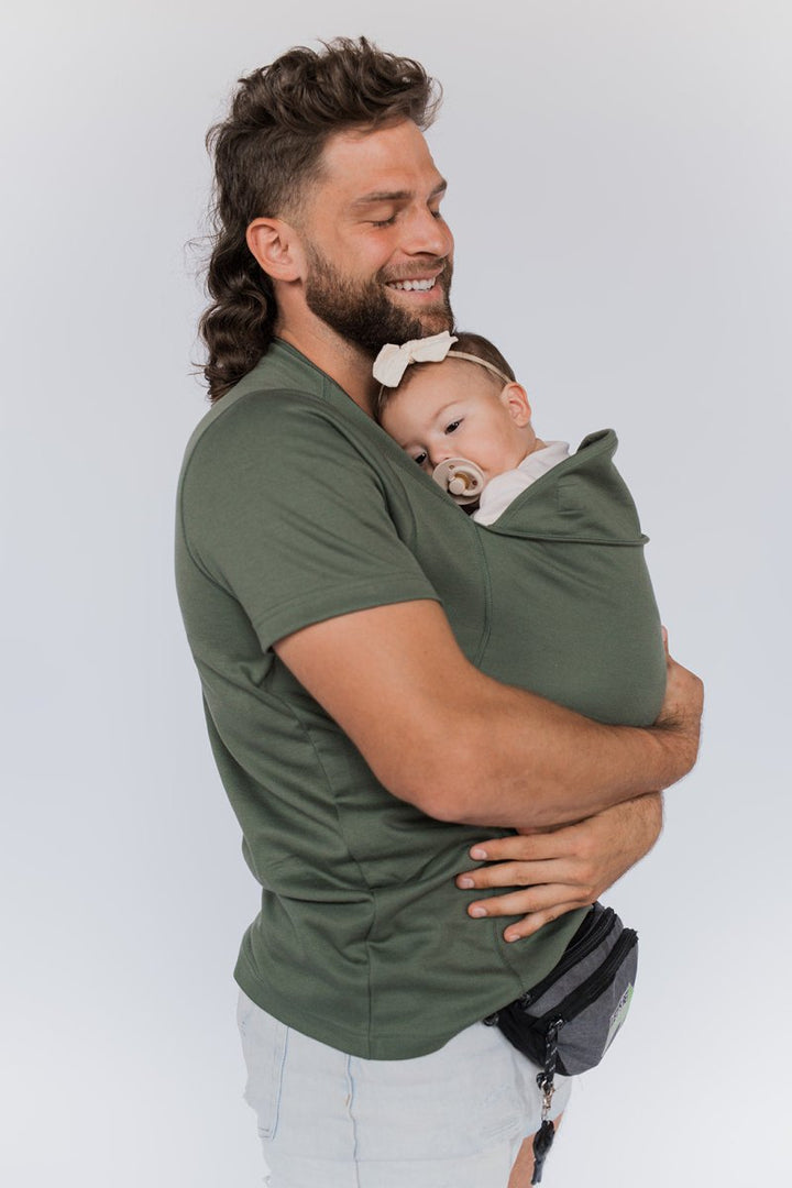 Perfekt barselsgave: Unisex bære-t-shirt, ergonomisk design for hverdagskomfort og nærhed med baby.