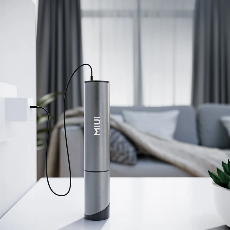 USB-opladelig, bærbar håndstøvsuger. Effektivt rengøringsværktøj til svært tilgængelige steder.