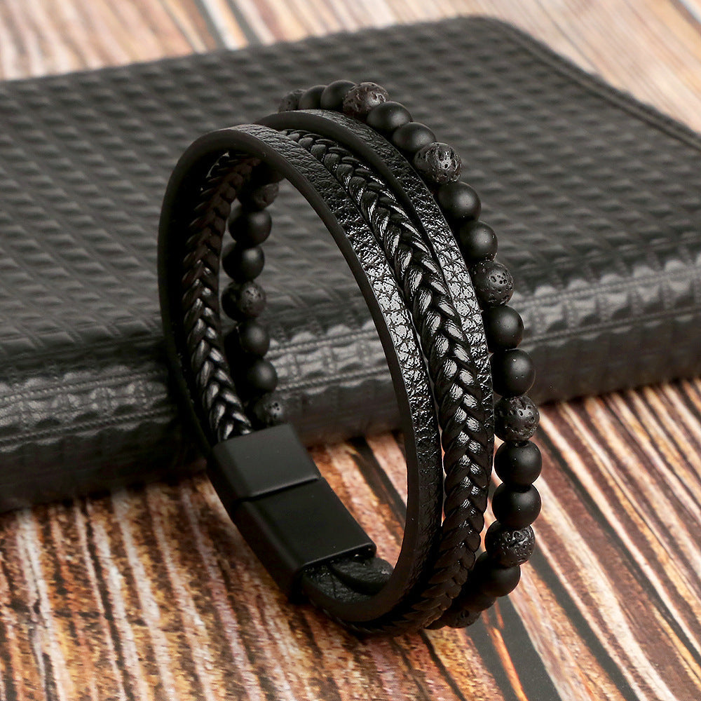 Moderne herrearmbåndssæt med flet i brun, blå og sort. Stilfuldt tilbehør der fuldender ethvert herrelook.