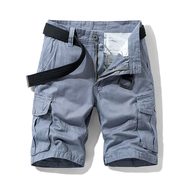 Komfortable herre cargoshorts i afslappet stil med rigelig plads i lommerne til hverdags eventyr.