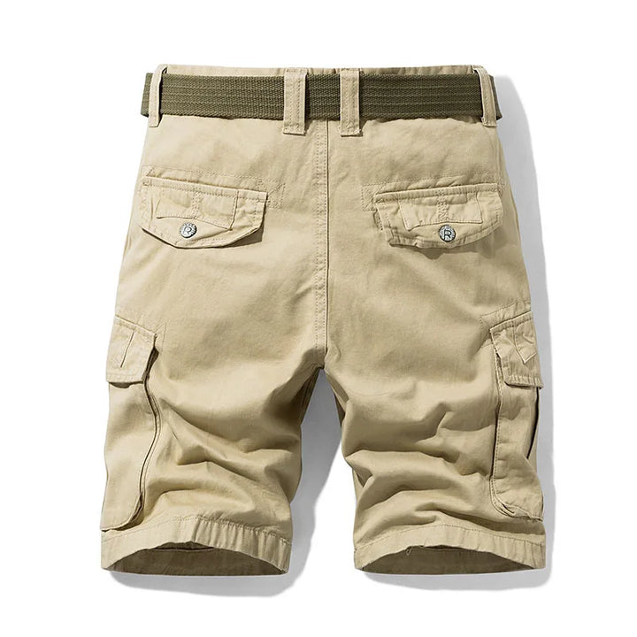 Alsidige herre shorts med lommer, ideelle som cargoshorts til både fritid, udendørs og afslappet mode.