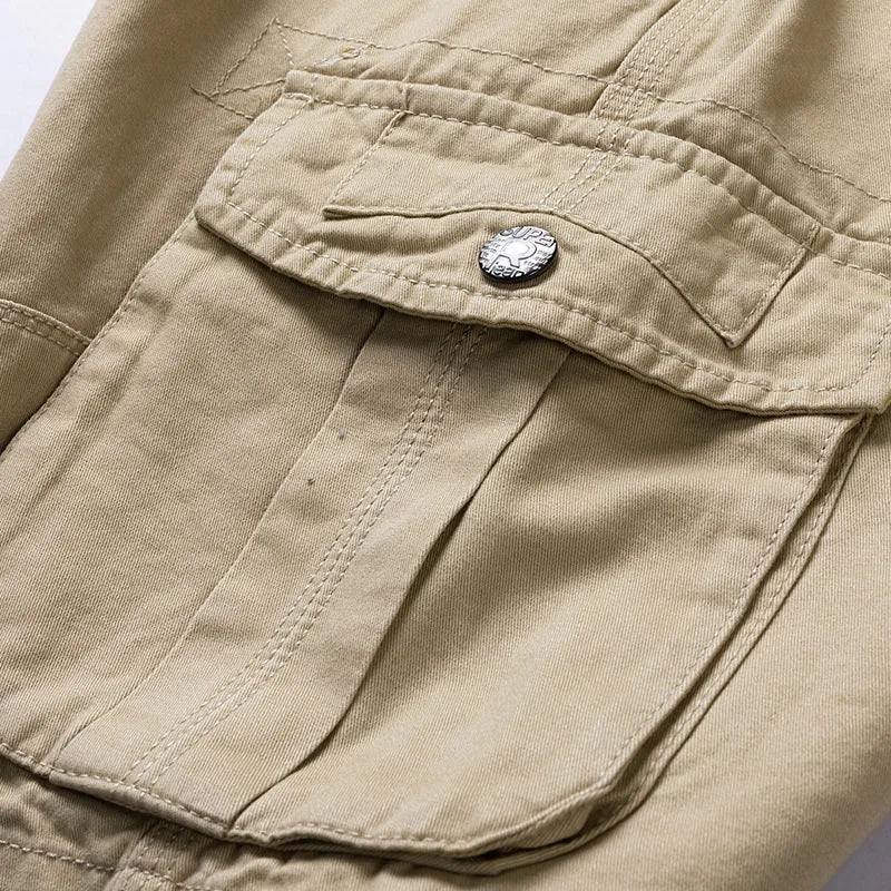Komfortable herre cargoshorts med funktionelle lommer, en stilfuld og praktisk beklædningsgenstand.
