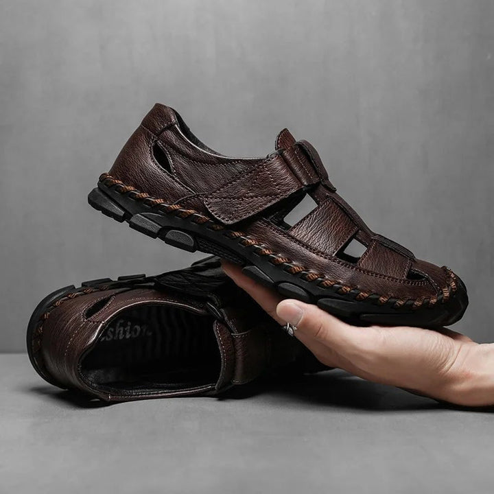 Komfortable fisherman sandaler til mænd, robust fodtøj med lukket tå, klar til eventyr.