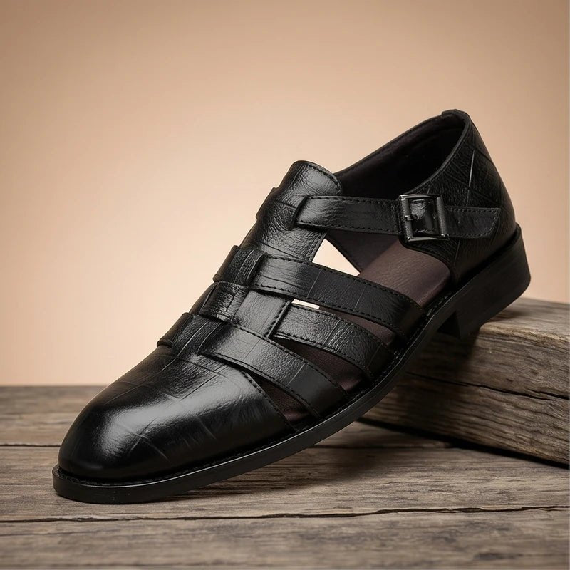 Herre fisherman sandaler med lukkede tær, snørebånd og spænde. Perfekte komfort sandaler til sommer og udendørs brug.