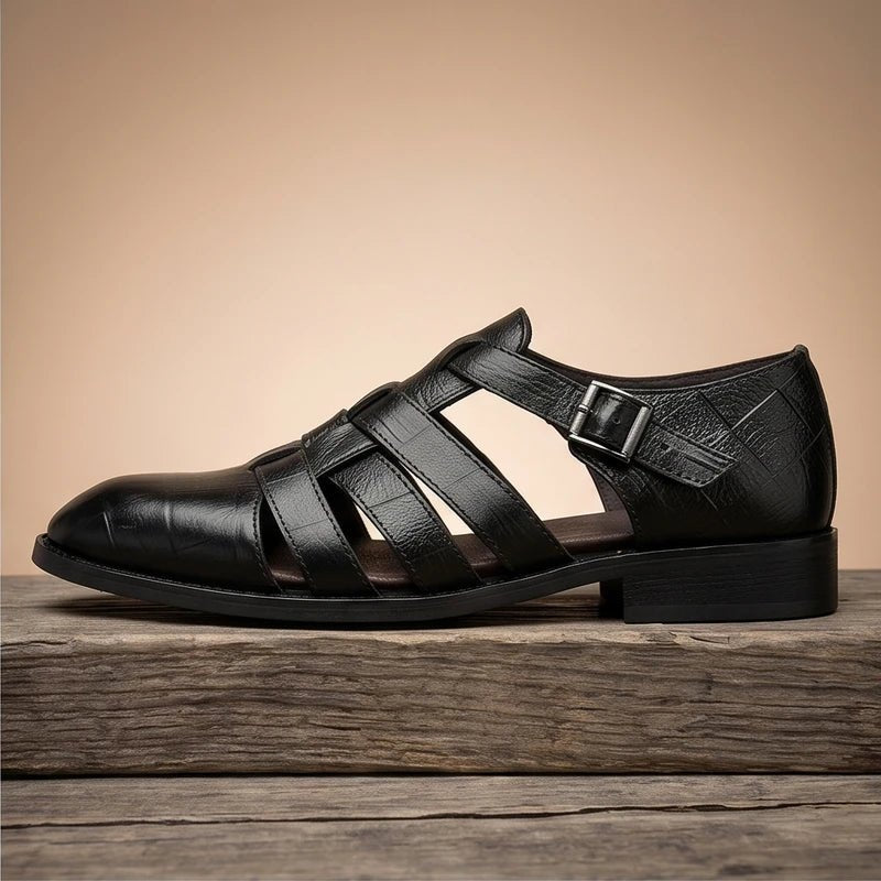 Stilfulde herre fisherman sandaler set fra siden, med robust sål og åndbart design for komfortabelt fodtøj.