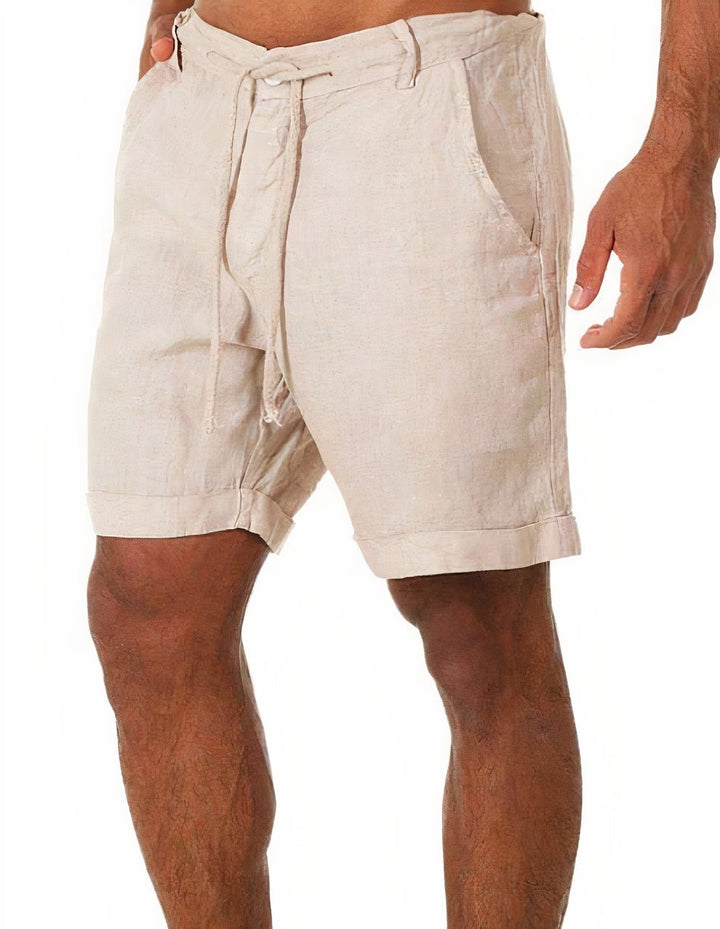 Herre hørshorts med manchetter og snørebånd. Komfortable og afslappede sommershorts til strand og fritid.