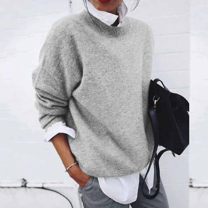 Stilfuld herre striktrøje med rund hals. Oversized pasform for komfortabel og moderne casual mode.