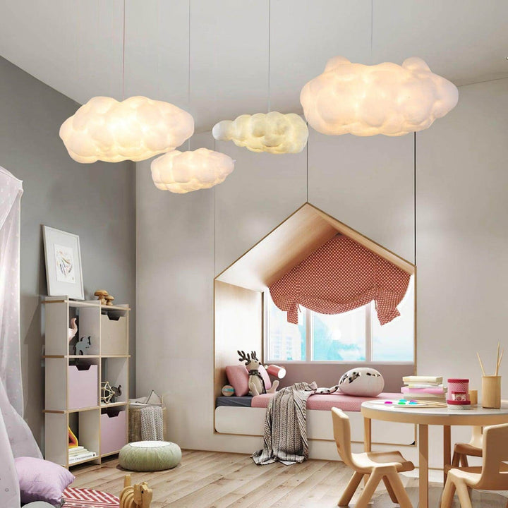 Dekorativ skyformet LED-lampe. Stilfuld pendellampe til moderne boligindretning.