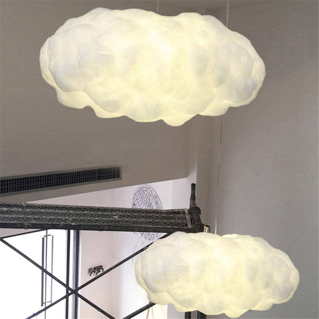 Indendørs skylampe. Moderne LED pendellampe med varmt lys, ideel til stemningsfuld indretning.