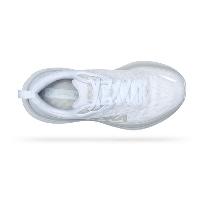"Hvide sporty sneakers i letvægtsdesign med elegant og moderne udseende, mesh-materiale og reflekterende detaljer."