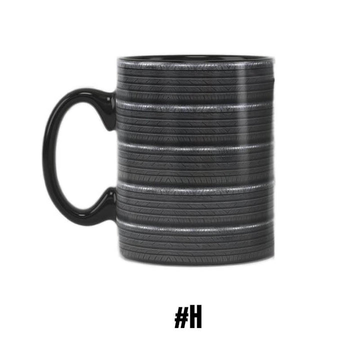 Elegant keramisk krus med motiverende budskab om fokus og energi. Til kaffe/te.