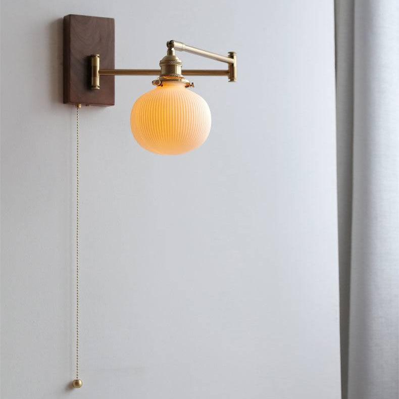 "Keramisk væglampe med træplade, elegant design, cylindrisk keramisk skærm til moderne og traditionel indretning"