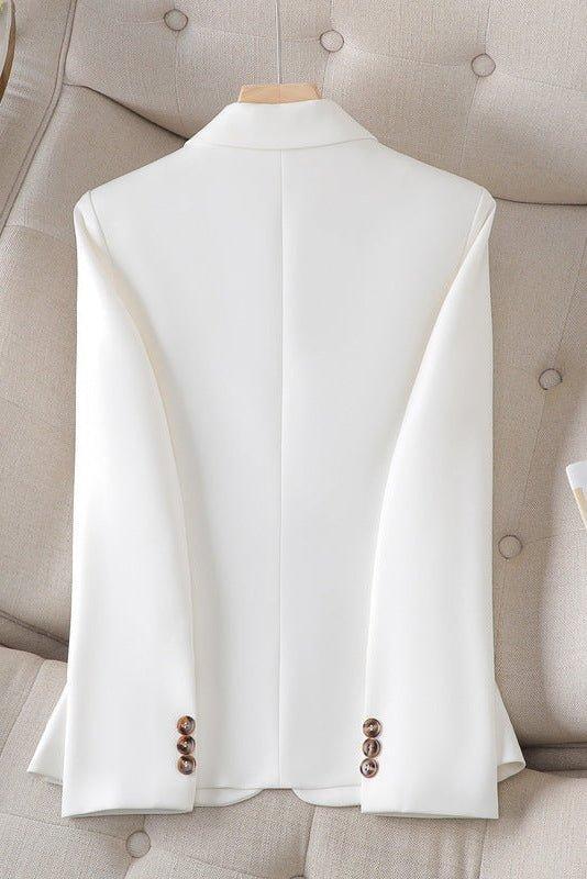 Smart hvid dameblazer, alsidig jakke til hverdag og elegant mode, formel stil.