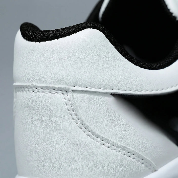 Sorte elegante herresneakers. Komfortable og stilfulde snøresko for mænd til enhver anledning.