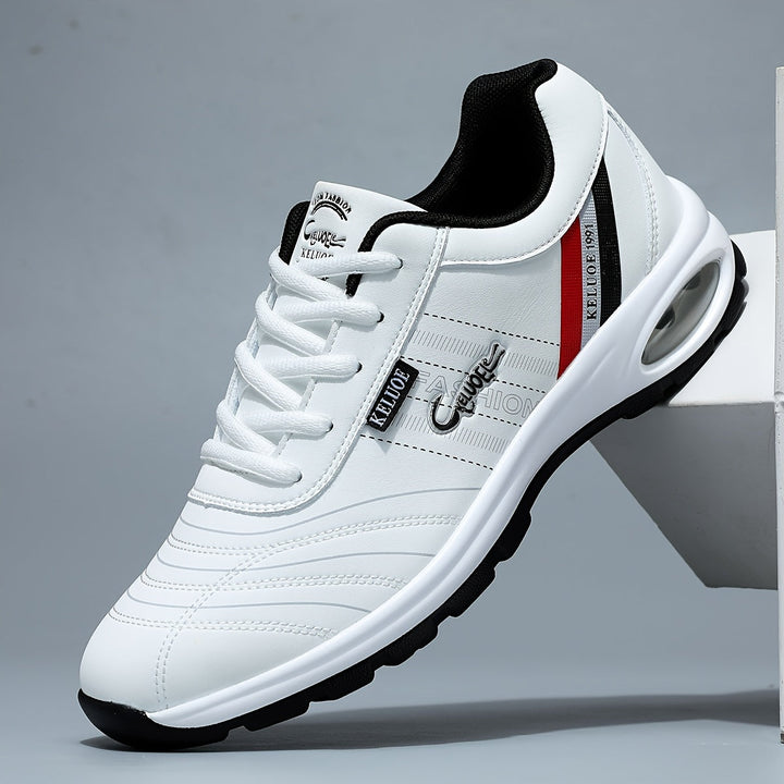 Støddæmpende klassiske herresneakers. Alsidigt og komfortabelt fodtøj til mænd, hverdag og fest.