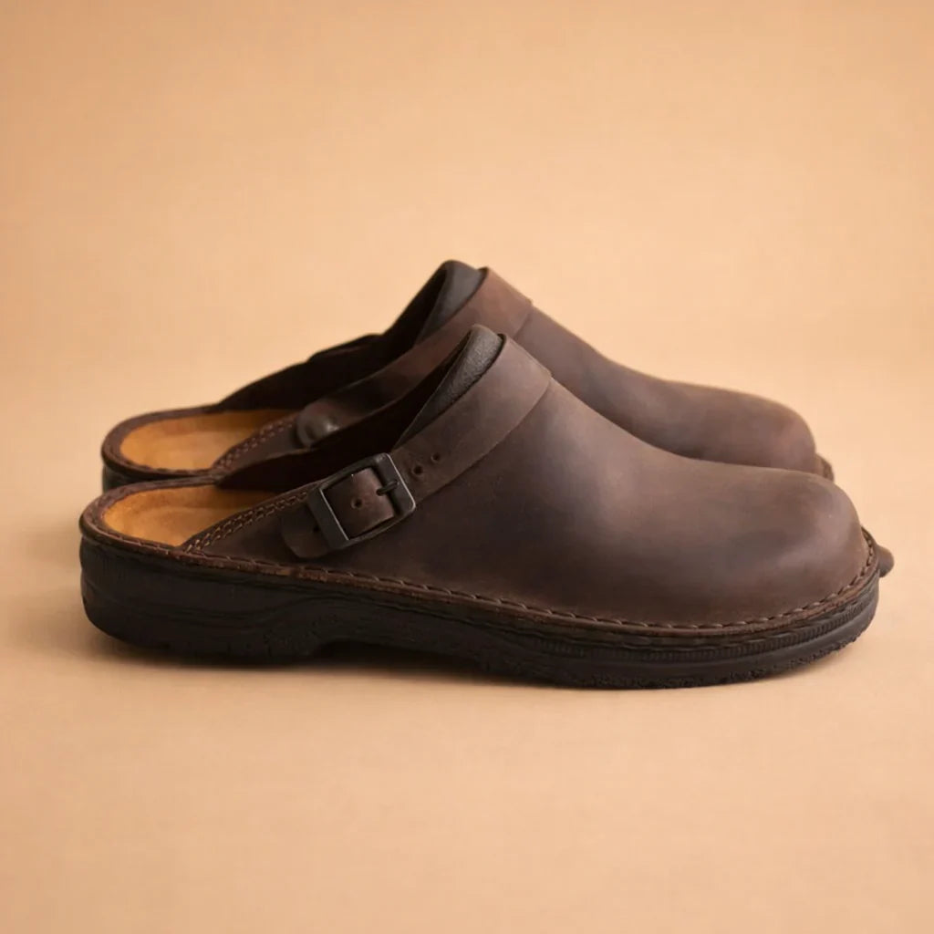 Komfortable brune herresko til hverdag, slip-on design med åndbart materiale, perfekt til casual stil.
