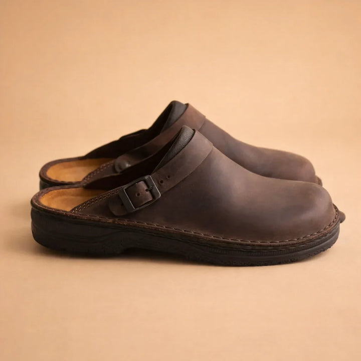 Komfortable brune herresko til hverdag, slip-on design med åndbart materiale, perfekt til casual stil.