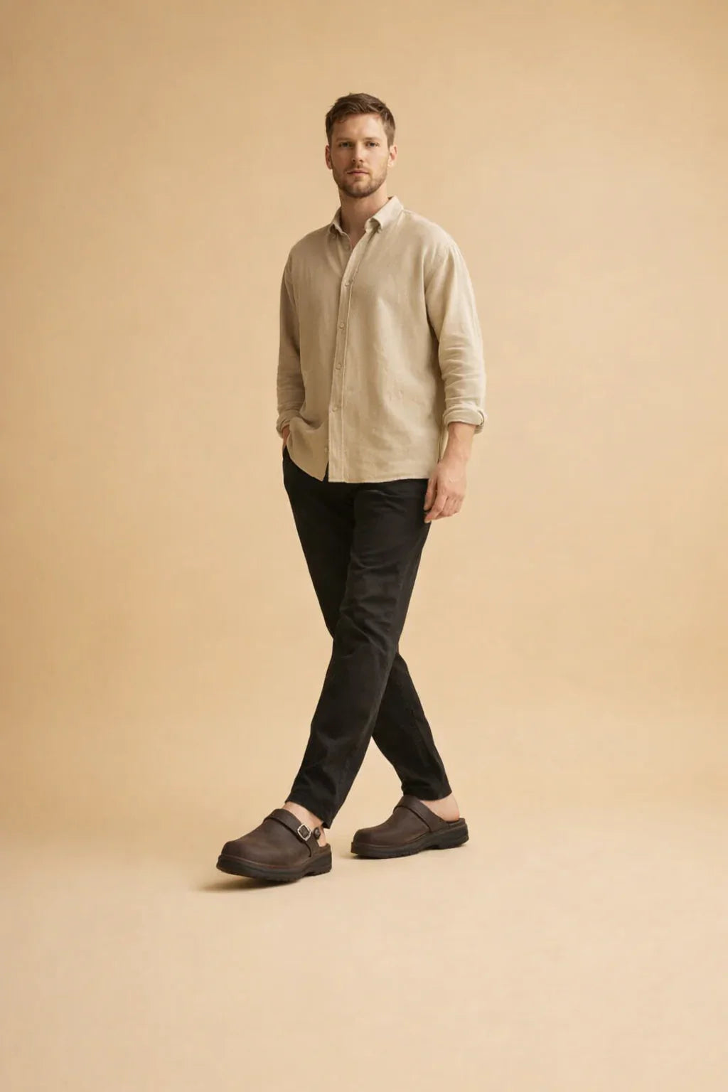 Mænds komfortsko i casual design, tilbyder støtte og stil for en aktiv hverdag. Fås i flere farver.
