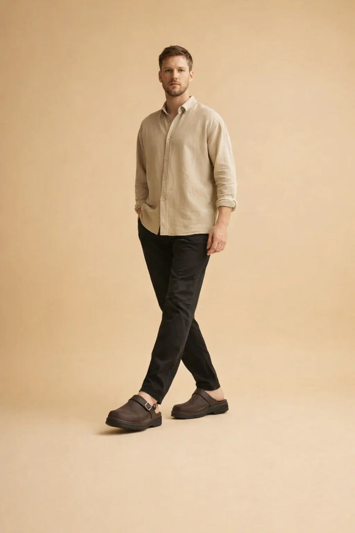 Mænds komfortsko i casual design, tilbyder støtte og stil for en aktiv hverdag. Fås i flere farver.