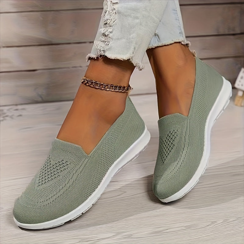 Komfortable Helena ortopædiske kvinder loafers i beige med åndbar overdel og flad sål, ideelle til daglig støtte.